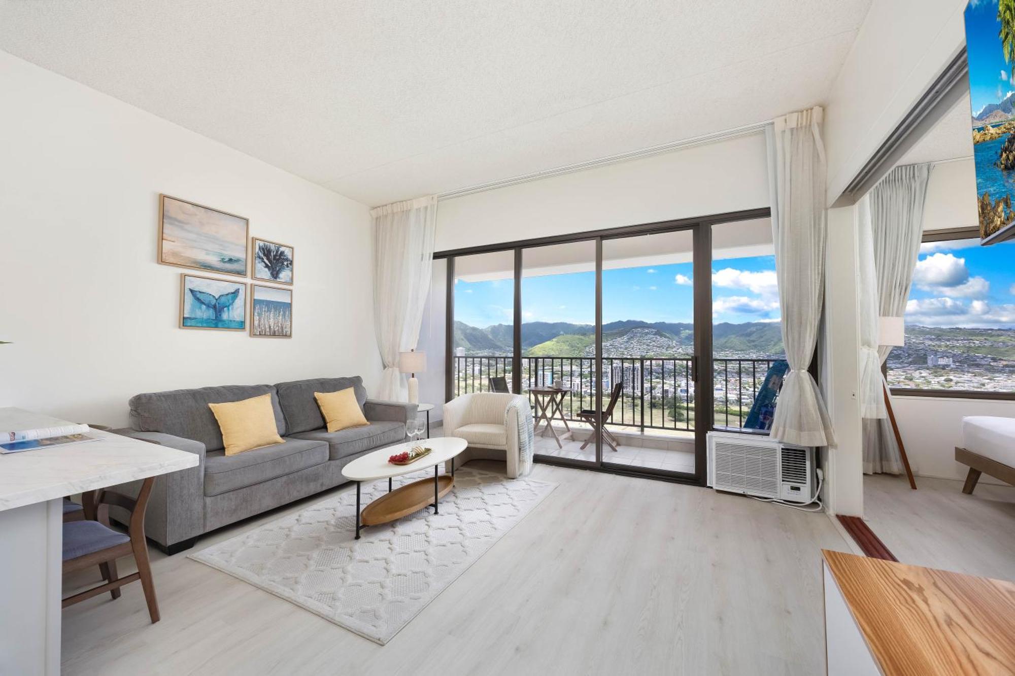 Escape To Mountain View Condo,near With Parking *