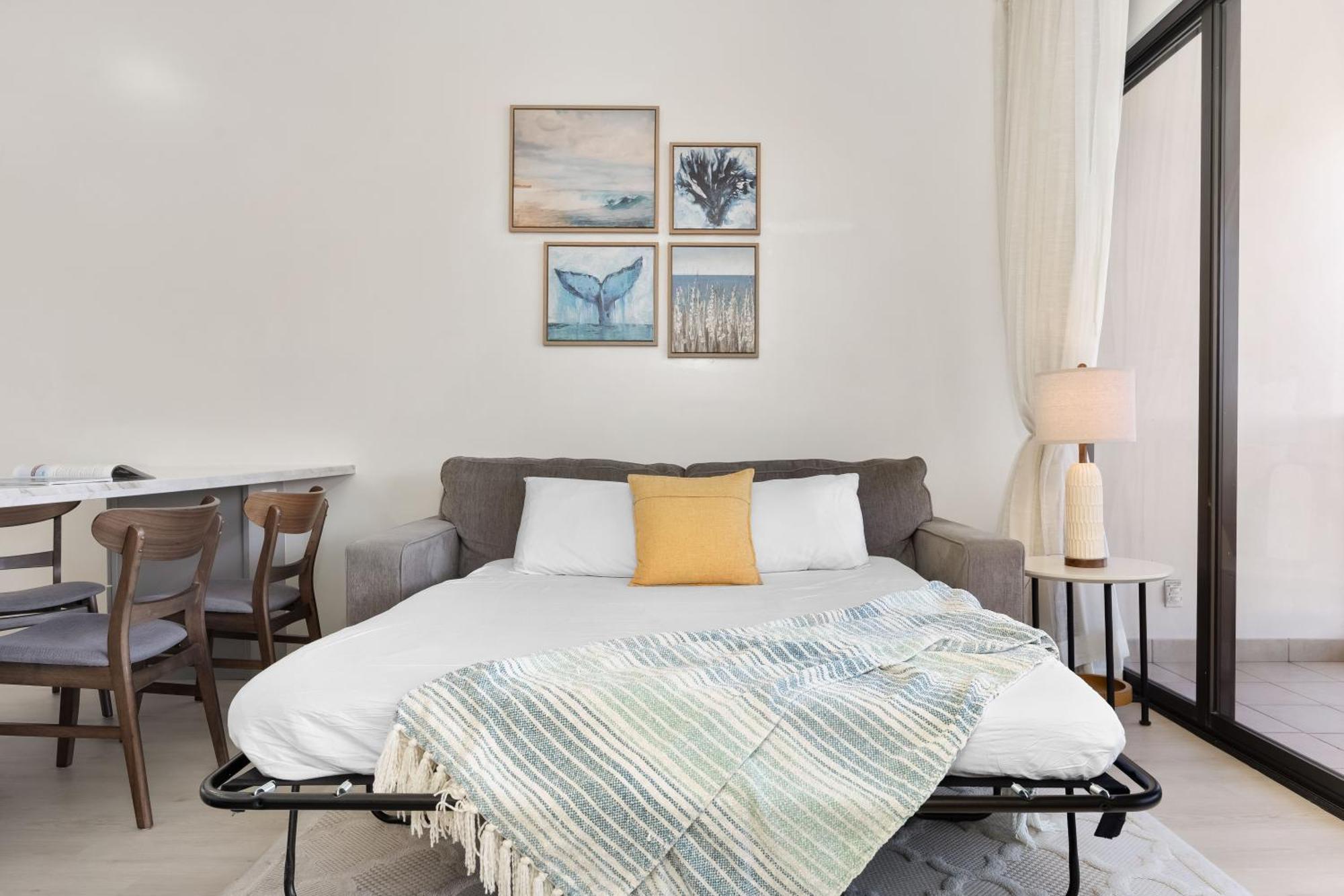 Escape To Mountain View Condo,near With Parking *